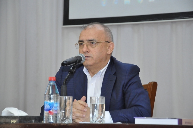Əfqan Abdullayev ADU-nun professor-müəllim heyəti ilə görüşüb