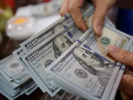  Külli miqdarda dolların Azərbaycandan çıxarılmasının qarşısı alındı 
