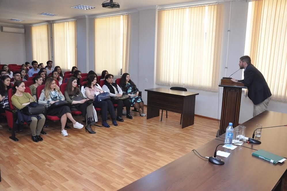 Corctaun Universitetinin professoru ADU-da mühazirə oxuyub