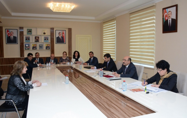 Əbülfəz Qarayev Lənkəranda vətəndaşlarla görüşüb