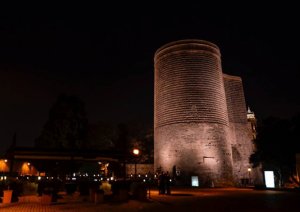 Bakıda qadını öldürüb meyitini Qız qalasının yanına atdılar