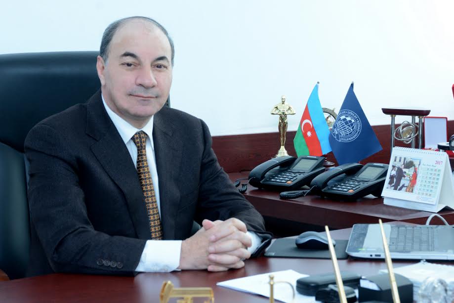 Əvəz Ələkbərov fəxri ada layiq görüldü