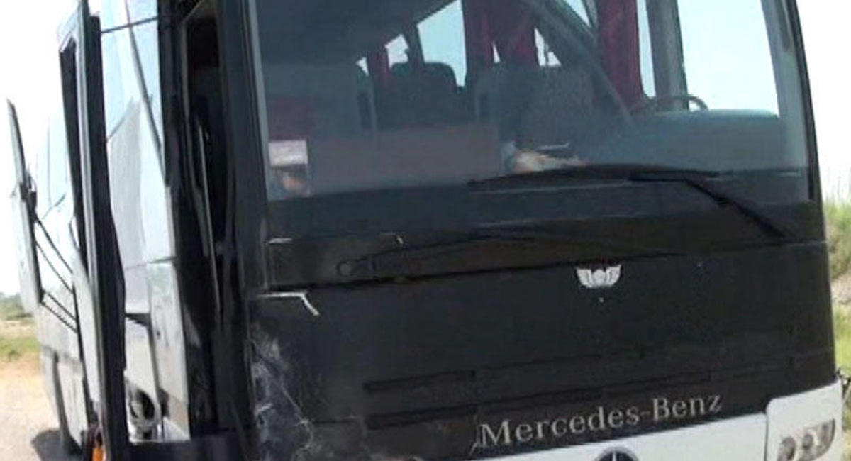İranda turist avtobusu qəzaya uğrayıb: 2 ölü