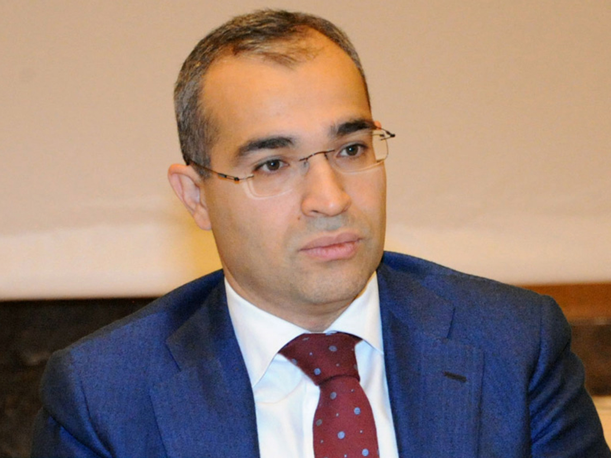  Nazir: “Məktəblərdə xarici dillərin tədrisinə ayrılan saatlar artırılmaldır” 