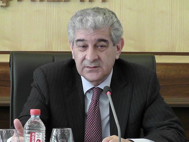 Əli Əhmədovdan icbari tibbi sığorta haqda AÇIQLAMA