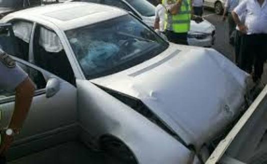 Yük maşını “Mercedes”ə çırpılıb: 2 yaralı 