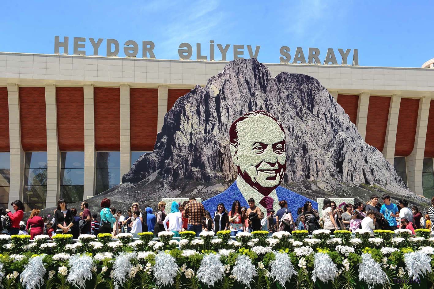 Gül bayramı bu gün fərqli formada qeyd edilir  