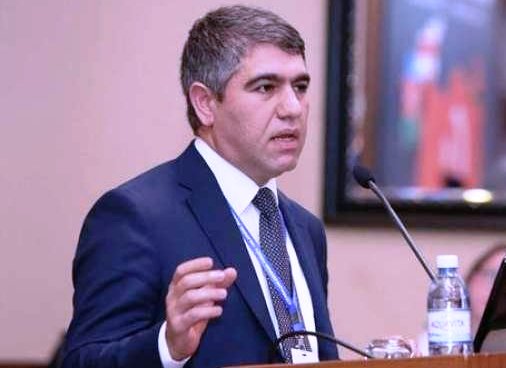 İqtisadçı bankları günahlandırdı  