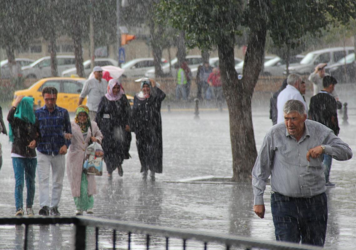 Sabah Bakıya yağış yağacaq, külək əsəcək – HAVA PROQNOZU