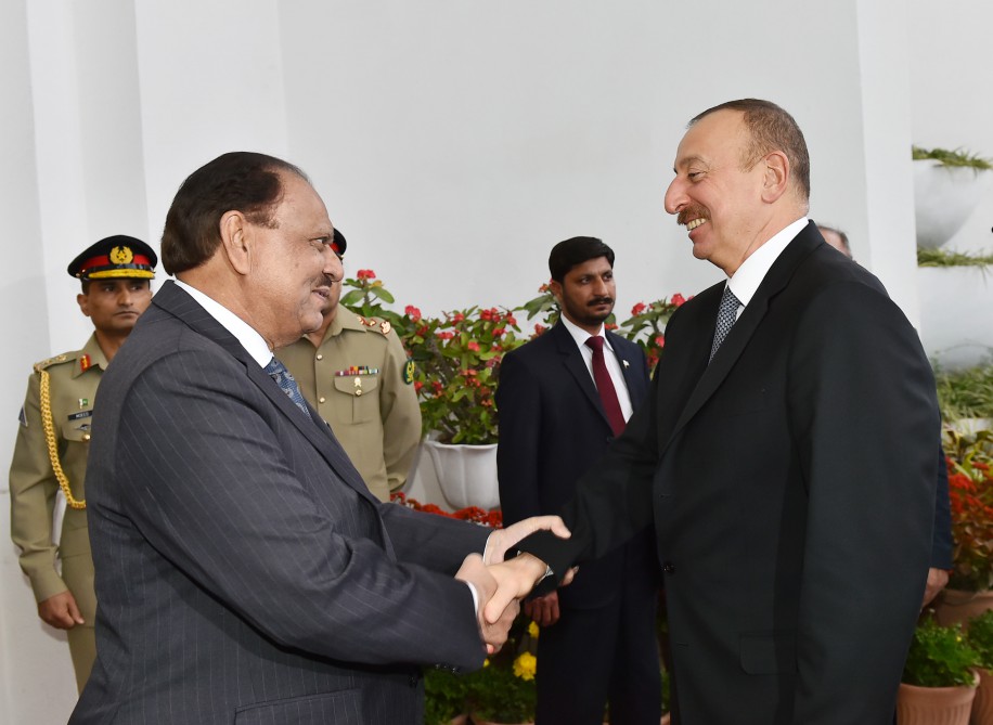  Pakistan prezidenti İlham Əliyevi təbrik etdi 