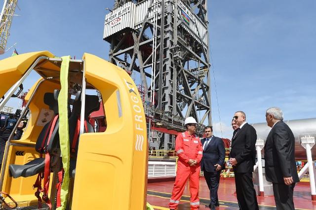 İlham Əliyev qazma qurğusunun açılışında