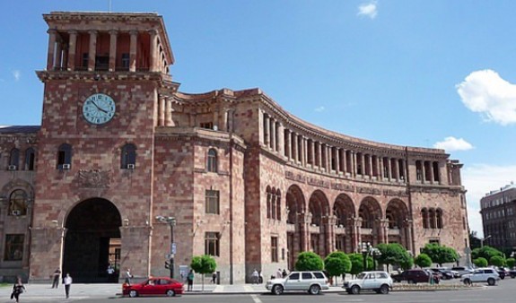 Ermənistan hökuməti istefa verdi