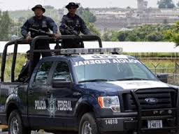 Meksikada 20 polis əməkdaşı qarət olundu