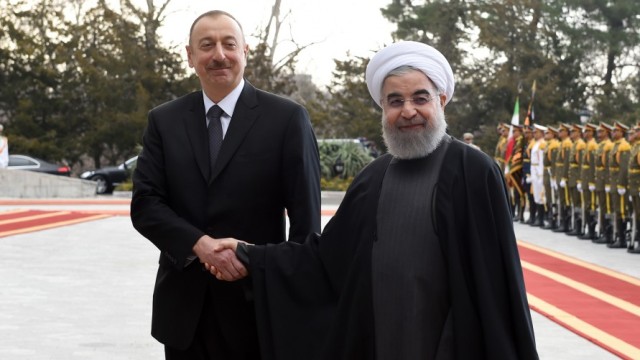 İlham Əliyev Ruhanini təbrik etdi