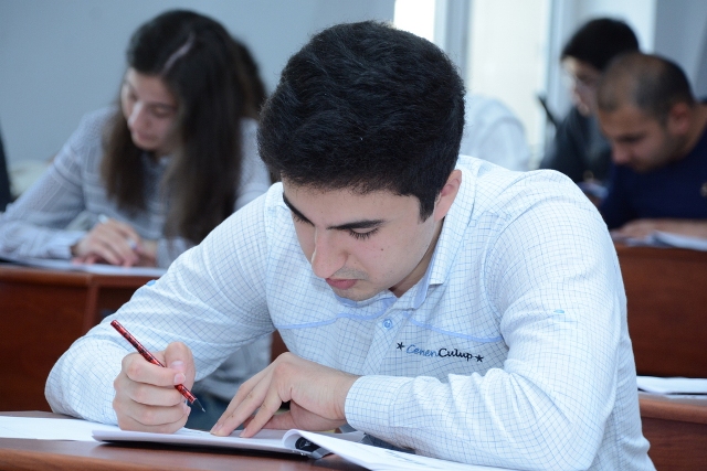 UNEC-in tələbə və magistrləri nüfuzlu şirkətdə təcrübə keçəcəklər