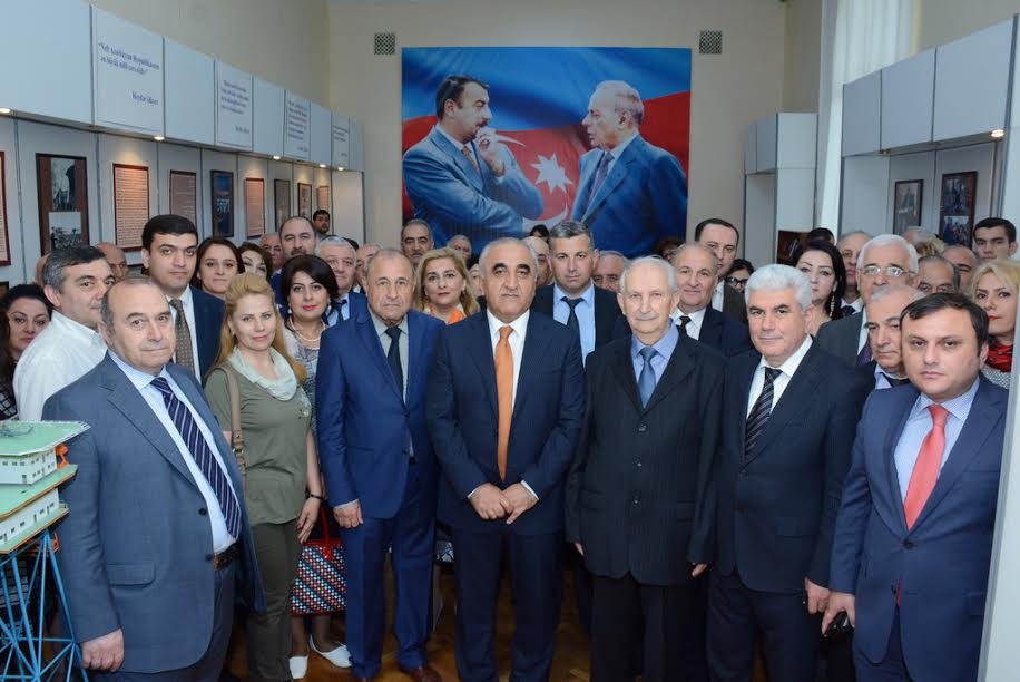 UNEC kollektivi İstiqlal Muzeyində