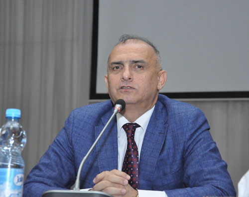 Rektor tələbələrin narazılığına aydınlıq gətirdi 
