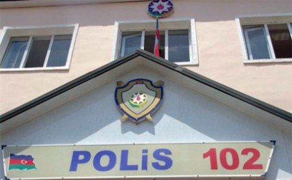 Saxlanılan şəxs polis bolməsində özünü doğradı