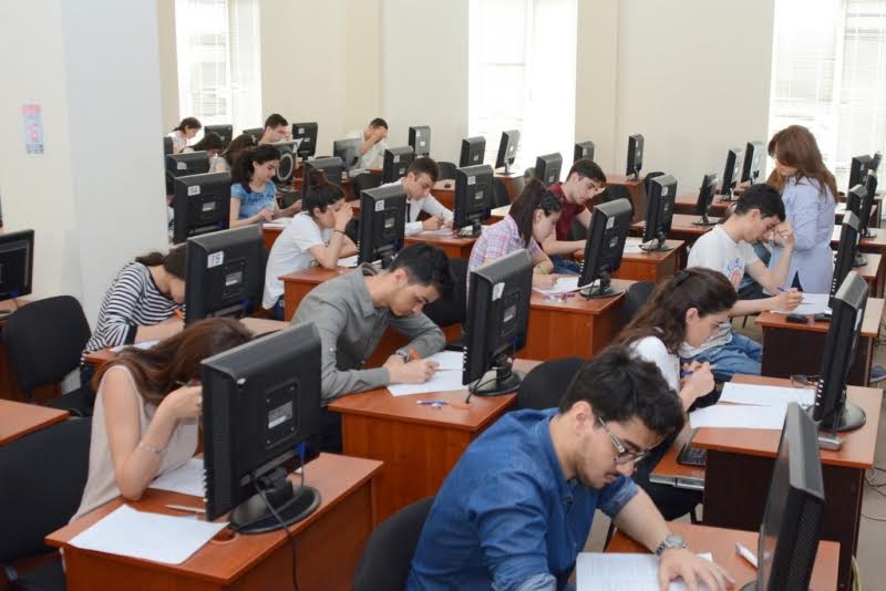 UNEC-də yay imtahan sessiyası başlayıb