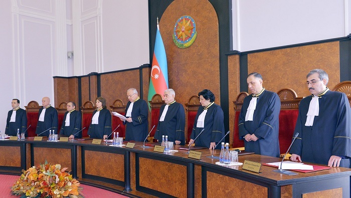 Konstitusiya Məhkəməsindən vətəndaşların banklara olan borclarına dair yeni AÇIQLAMA