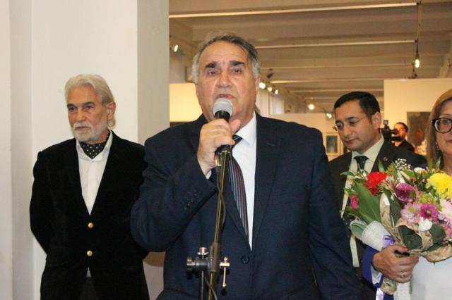 İzdihamın Rəsulzadə ilə ünsiyyətə can atdığı tədbirdən REPORTAJ