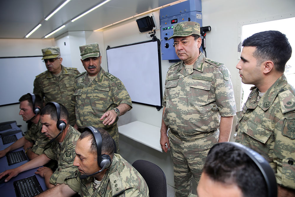 Müdafiə Nazirliyinin rəhbərliyi HHQ Təlim Mərkəzində olub