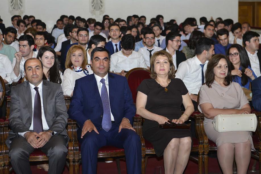Bakı Ali Neft Məktəbinin kollektivi “1001 gecə”də