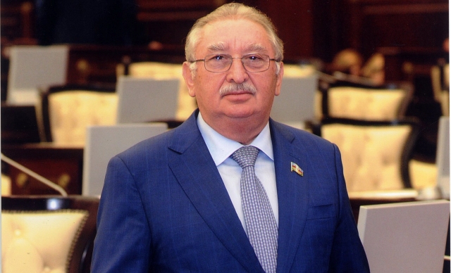 Rektor “Təhsil haqqında” qanuna ediləcək dəyişikliyə haqq qazandırdı  