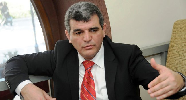  “Müəllimlərə və şagidrlərə “kitayski” yelpik verilsin” – deputatdan kəskin İRONİYA