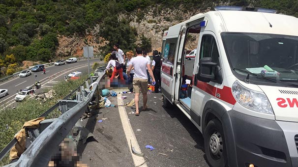 Antalyada rusiyalı turistlər qəzaya düşdü