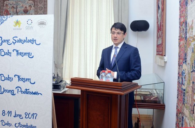 Dünya Gənc Şairələrin Bakı Forumu keçirildi - FOTOLAR