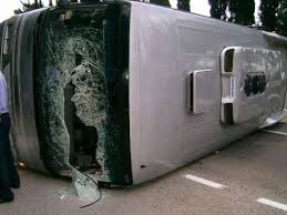 Rusiyada avtobus aşdı: 8 ölü