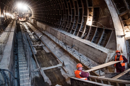 Bakıda metrostansiyasında bədbəxt hadisə
