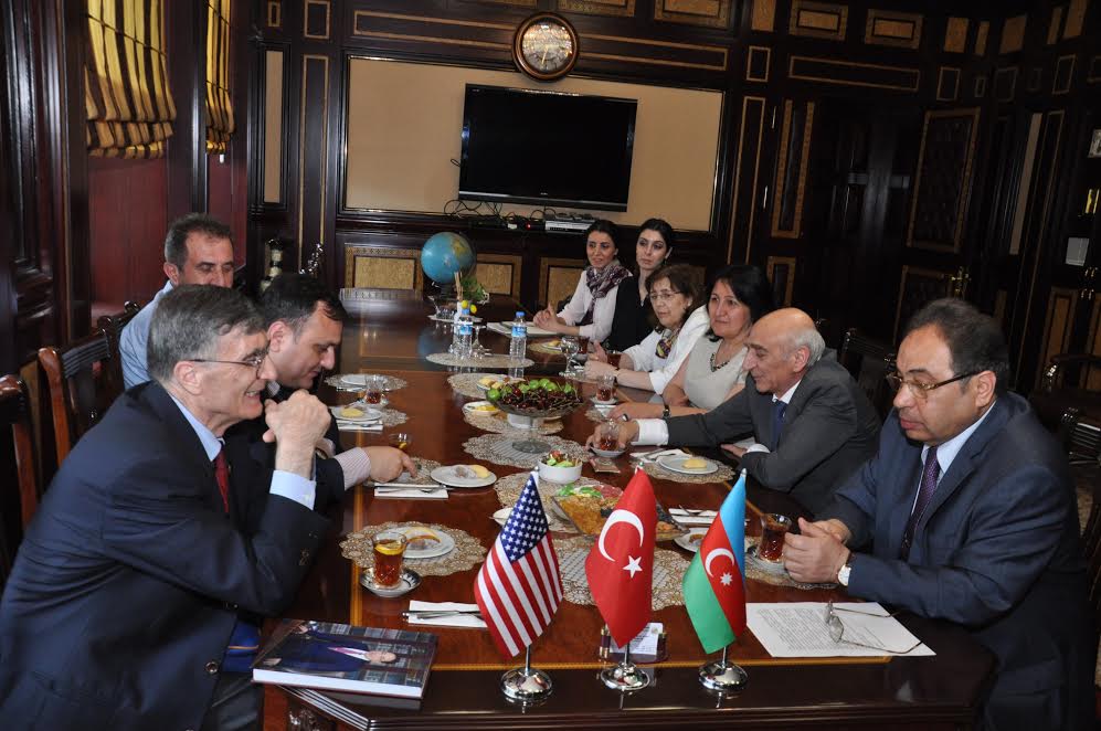 Nobel mükafatı laureatı Aziz Sancar Bakı Dövlət Universitetində olub