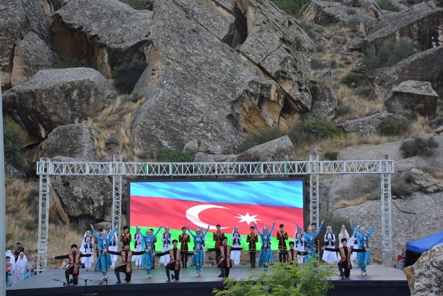 Qobustan - minilliklərin daş yaddaşı: "Yallı” proqramı təqdim olundu