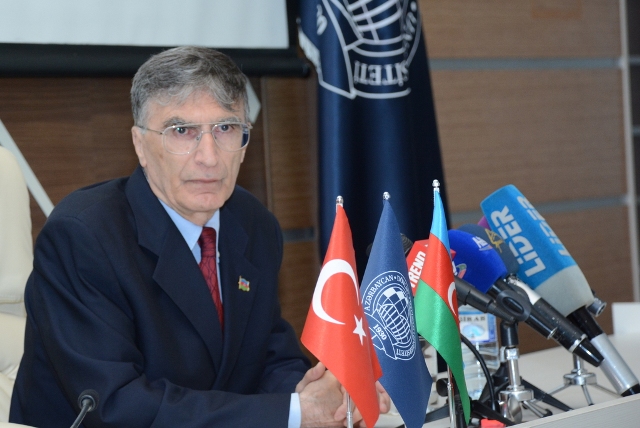 Aziz Sancar: “Müəllimlər millətin gələcəyini müəyyən edir”