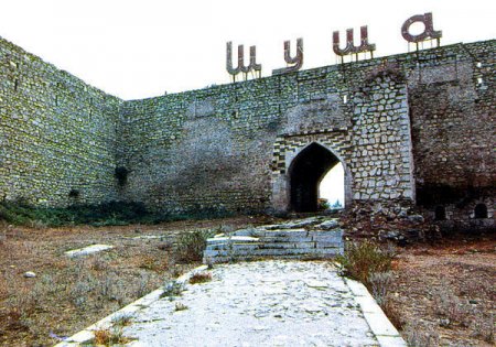 Ermənistanın Qarabağda əcnəbi turist oyunu - Azərbaycan xəbərdarlıq edib 