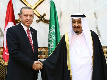 Ərdoğan Səudiyyə kralı ilə Qətəri müzakirə etdi