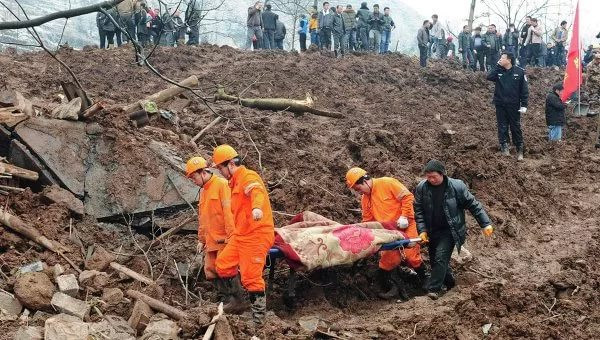 Çində dağıntılar altında qalanların sayı artıb - 141 nəfər - YENİLƏNİB
