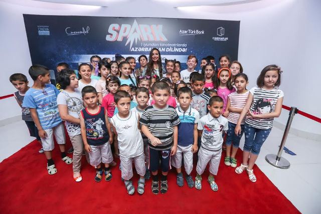 Leyla Əliyeva valideyn himayəsindən məhrum uşaqlara baş çəkib