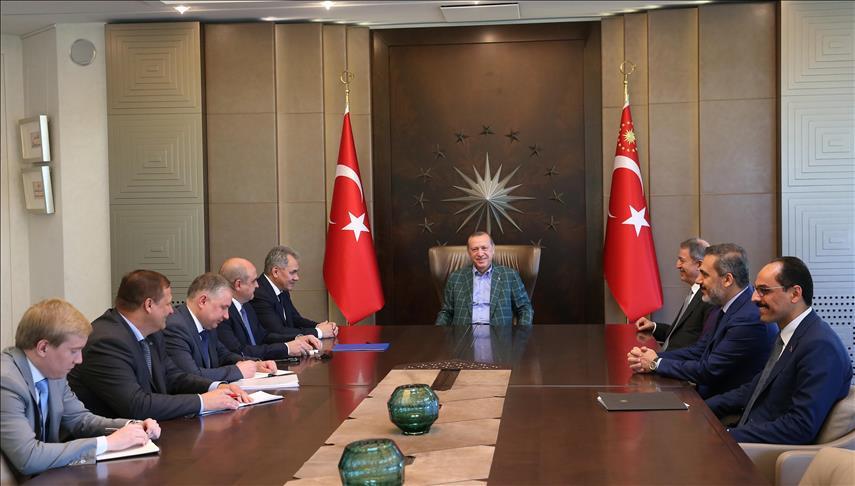Türkiyə prezidenti Rusiya müdafiə nazirini qəbul edib