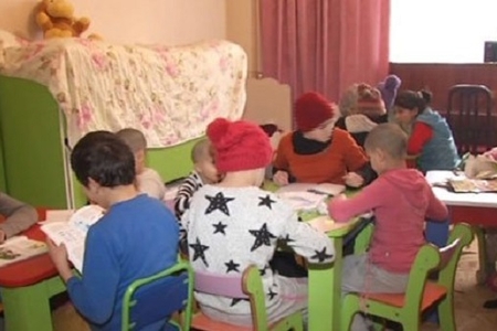 Bakıda küçədən bacı-qardaş olan 3 azyaşlı  tapıldı - VİDEO