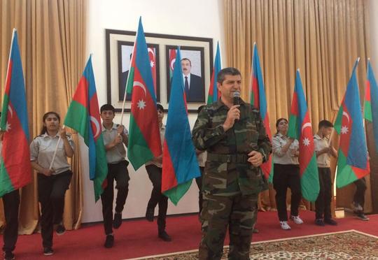 Gənclər hərbi xidmətə yola salınıb