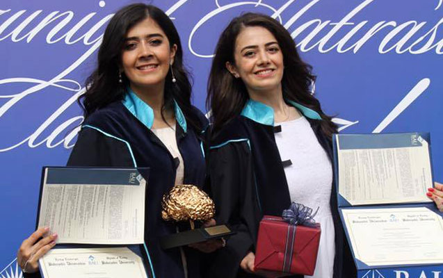 Türkiyənin məşhur rektoru qalib azərbaycanlı bacıların arxasınca Bakıya gəlir