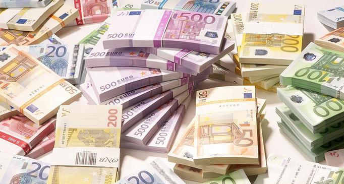 Avro dünya maliyyə sistemində mövqeyini itirir