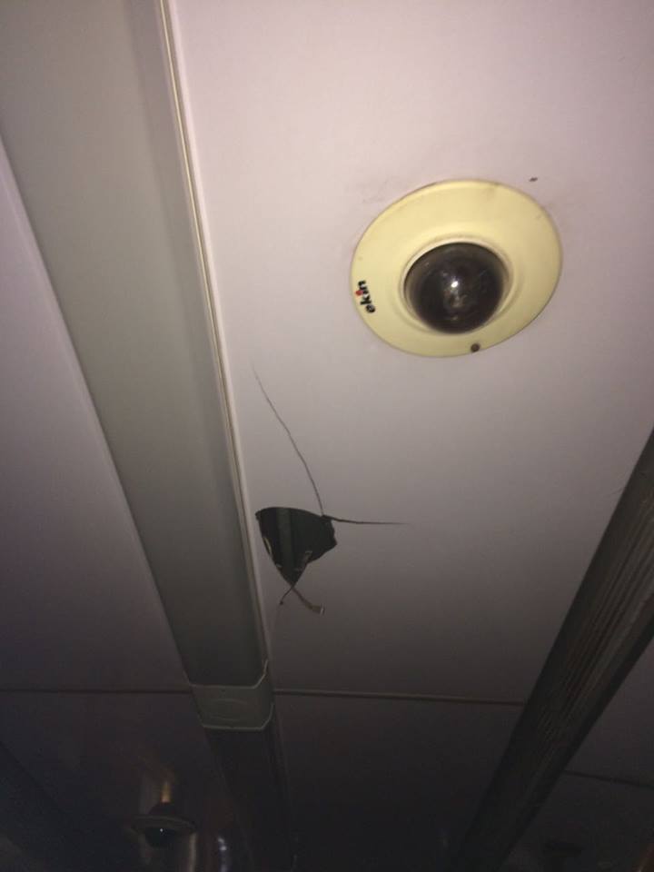 “Qarabağ”ın azarkeşləri metro vaqonunu baxın nə günə qoydu - FOTOLAR
