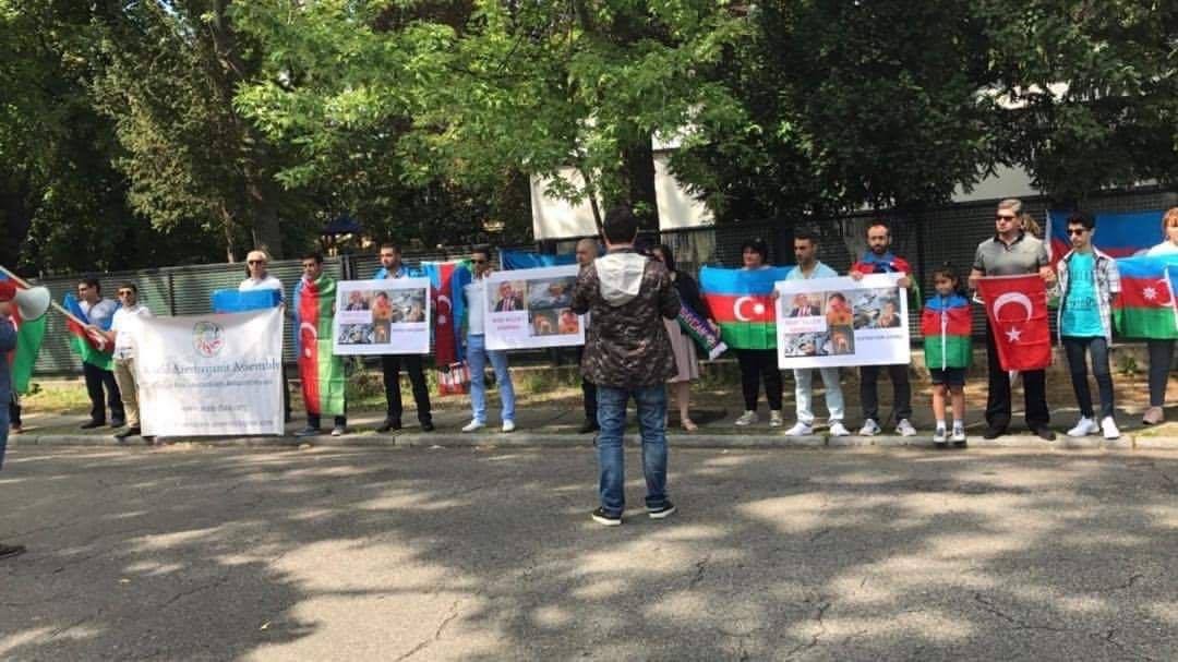 Berlində Ermənistan səfirliyi qarşısındakı aksiya Almaniya mediasında geniş işıqlandırılıb
