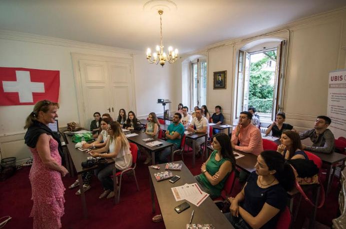 Qərb Universitetinin magisrtləri İsveçrənin Biznes və Beynəlxalq Tədqiqatlar Universitetində