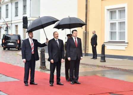 İlham Əliyevin Riqada rəsmi qarşılanma mərasimi oldu