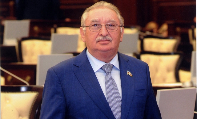 Rektor: “Ədalət Muradov UNEC-i tanınmış brendə çevirib”  